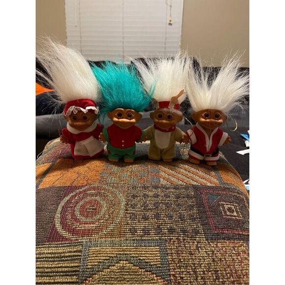 Lot of 4 Mrs. Santa Claus Caroler Reindeer Christmas Ornaments Troll Dolls - Picture 14 of 16